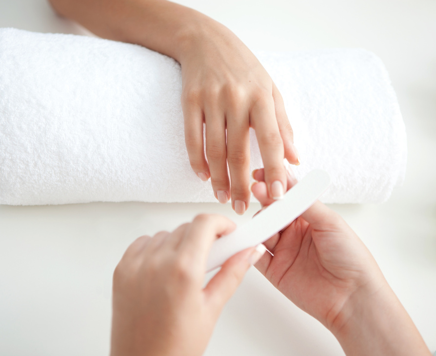 Manicure.